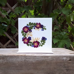 Carte lettre C fleur vraie, carte C alphabet personnalisée, carte vierge, carte d'anniversaire