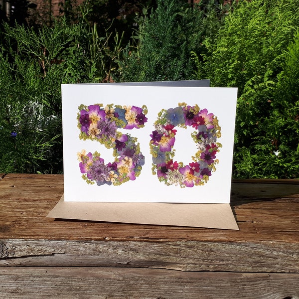 Carte de 50 anniversaire personnalisée, impression fleurs pressées