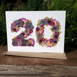 Carte personnalisée numéro 20, impression fleurs pressées