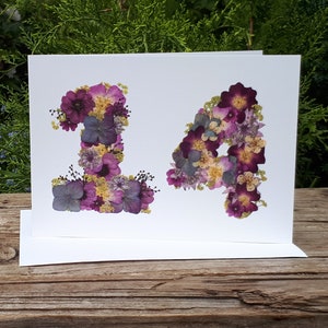 Carte personnalisée n° 14, impression fleurs pressées