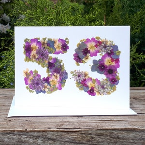 Carte personnalisée numéro 53, impression fleurs pressées
