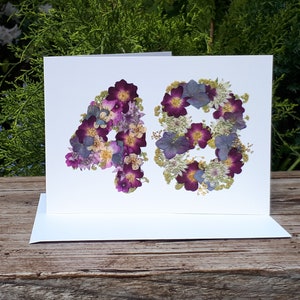 Carte personnalisée numéro 48, impression fleurs pressées