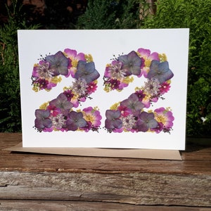 Carte personnalisée numéro 22, impression fleurs pressées