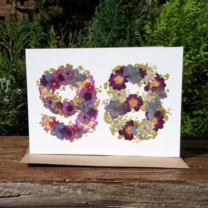 Carte d'anniversaire personnalisée de 98 ans, impression fleurs pressées en anglais, carte d'anniversaire florale pour 98e anniversaire, carte pour jardiniers