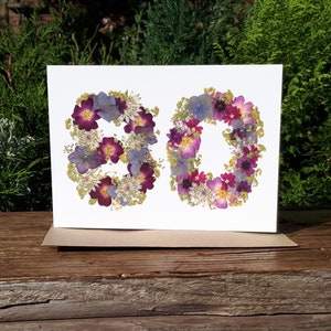 Carte personnalisée 80e anniversaire, impression fleurs pressées