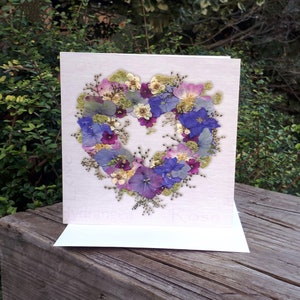 Carte personnalisée en forme de coeur d'amour, impression de fleurs pressées en anglais, carte vierge