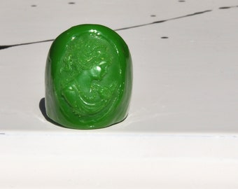 Classical Lady Cameo Green Resin Ring, Size 8 USA