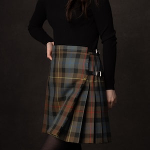 Lady's Custom Tartan Kilt