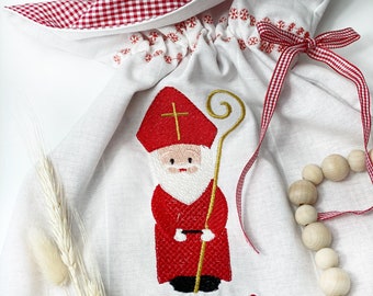 Personalisierter Nikolaussack mit hochwertiger Stickerei – Nikolausbeutel aus Baumwolle mit Namen, handgenäht & wiederverwendbar