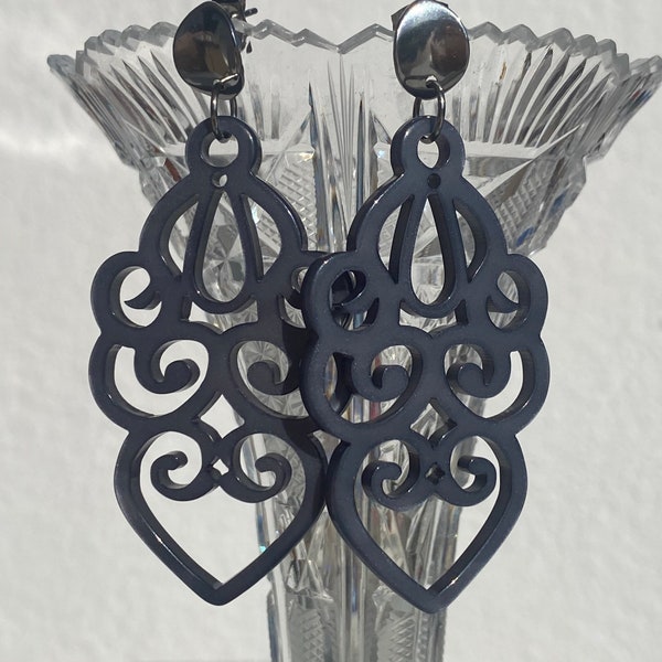 Acryl-Ohrringe Ornament dunkelgrau