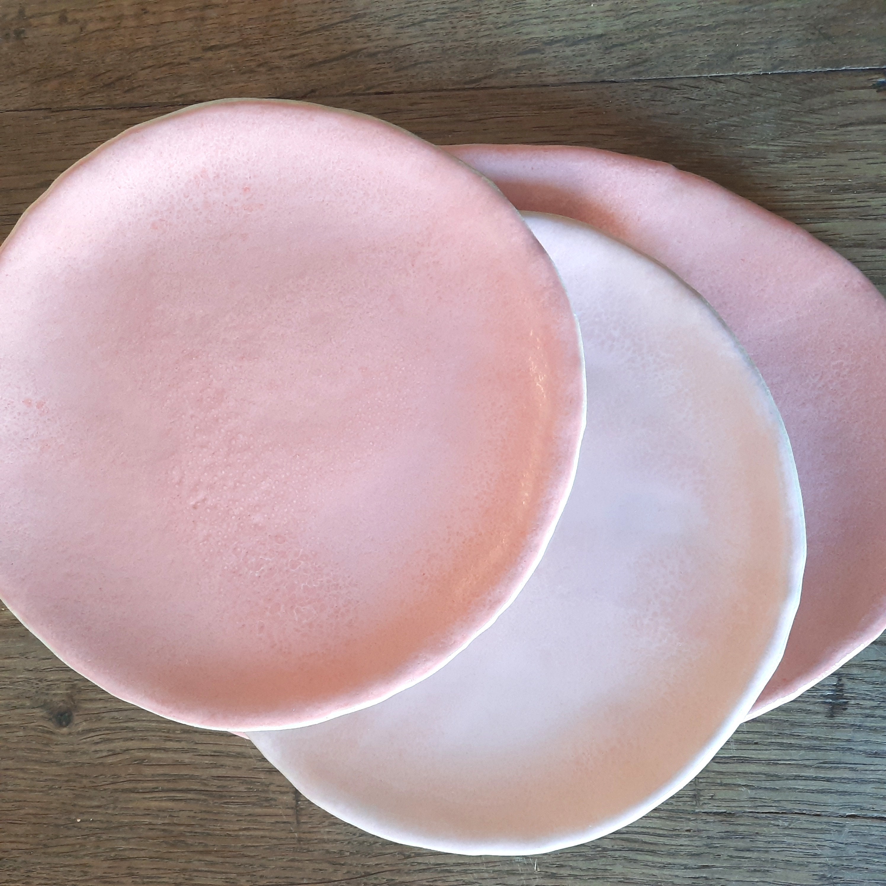 Assiette en Céramique Faite à La Main Tons Roses