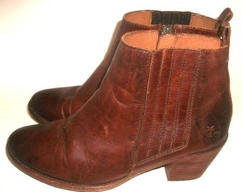 Frye Rugged Rustic Brown Leather Heeled Ankle-Height Chelsea Boots 9.5M