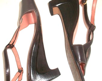 Vtg Circa Joan & David Italy Modernistic Low Heel Brown Leather Ankle-Strap Sandals 7.5M
