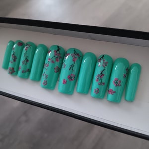 Ginseng And Honey Press On Nails Set