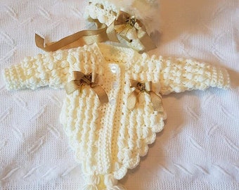 Poncho cardigan and bonnet