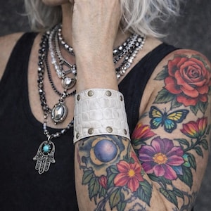 Manchetarmband,polsband,armband,wit met krokodillenprint leer,boho,Ibiza