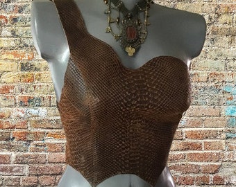 Bruin leren one- shoulder top,A-symmetrisch,reptile print,Ibiza,goddess,pixie,,Wasteland,Burning Man,warriorprincess,