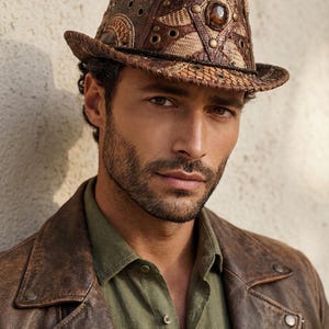 Chapeau fait main en cuir à motif reptile, patchwork, fedora clouté, bohème, manouche, hippie