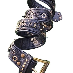 Bälte i massivt svart läder, handgjort bälte med nitar och lapptäcke - 90 cm - Punk, Biker, Steampunk