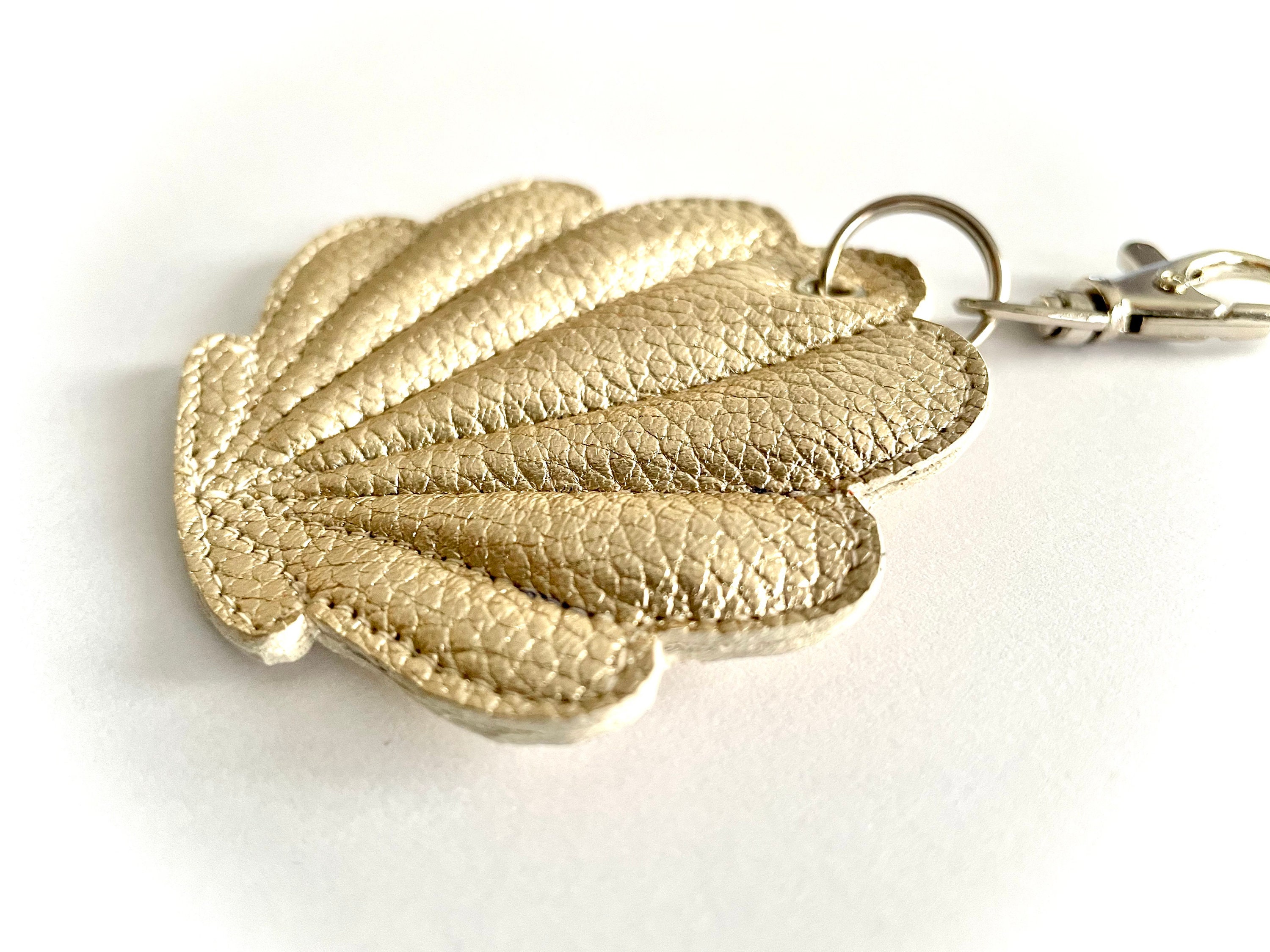 leather pendant shell in desired color
