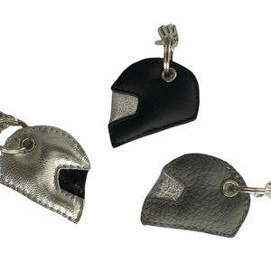 Motorradhelm klein Schlüsselanhänger aus Leder Bild 2