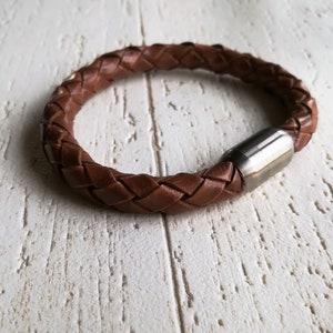 Lederarmband für Männer, Herren Armband aus geflochtenem Leder, Männerarmband Leder geflochten, Geschenk für Männer, Freund, Bruder, Vater