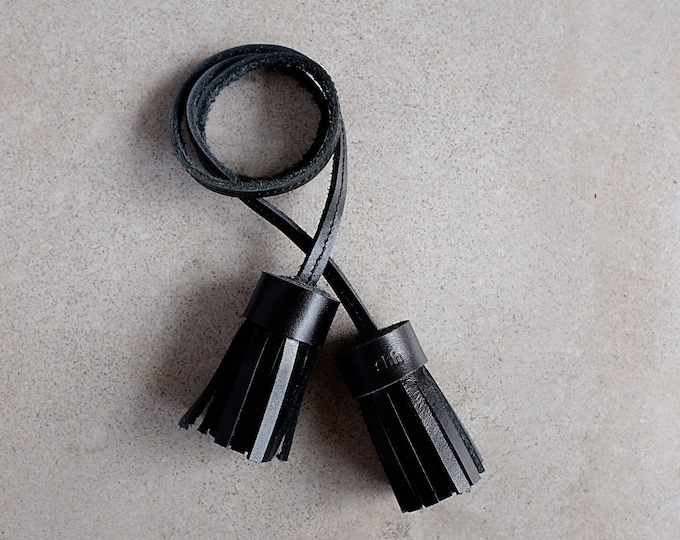 Double Tassel, tassel in black genuine leather