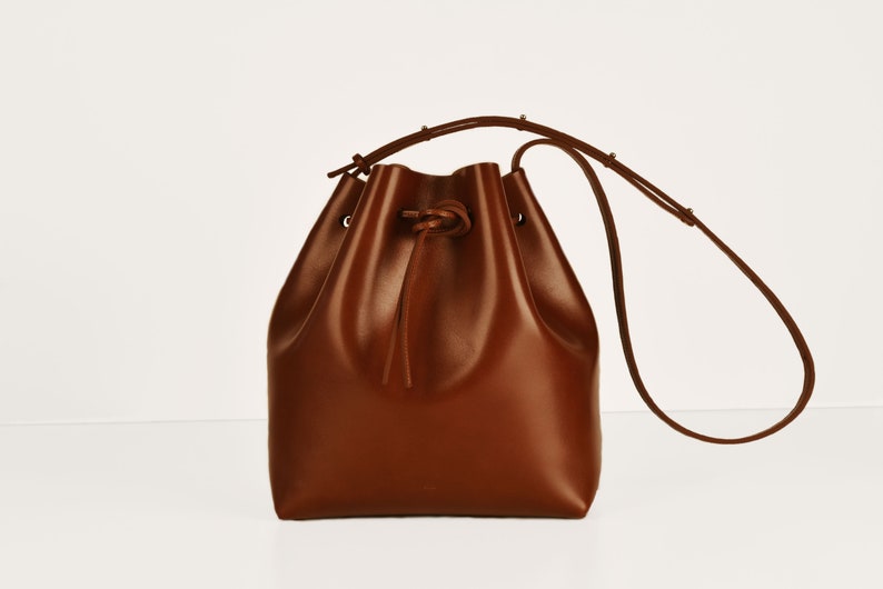 Classic bucket bag, genuine leather, chestnut image 1