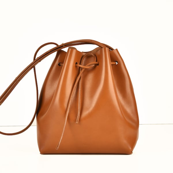 Klassieke bucketbag, echt leer, cognac