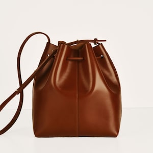 Classic bucket bag, genuine leather, chestnut image 2
