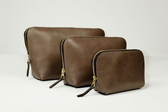 Cosmetic Bags, three sizes with zipper, genuine leather, color Elephant