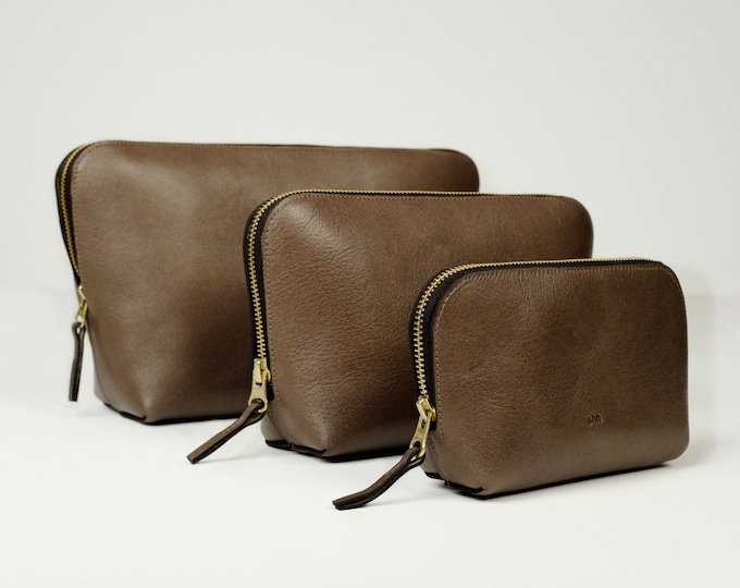 Cosmetic Bags, three sizes with zipper, genuine leather, color Elephant