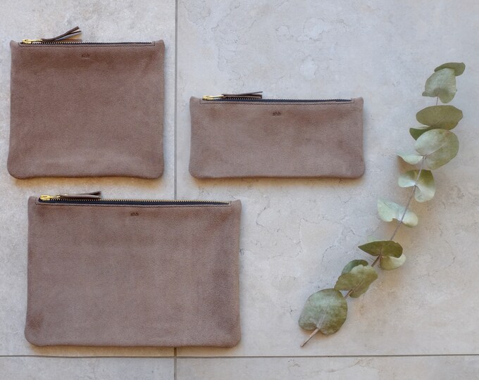 Suede pouch with zipper, Earth