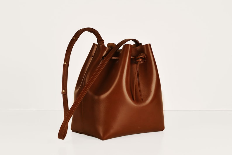 Classic bucket bag, genuine leather, chestnut image 3