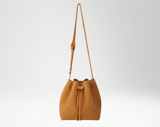 Small Classic Bucket Bag, suede, camel