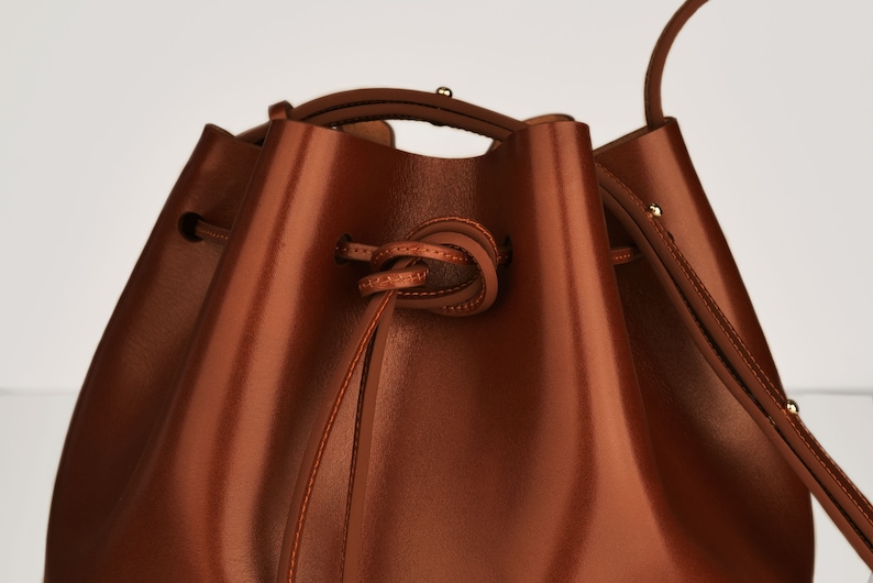 Classic bucket bag, genuine leather, chestnut image 5