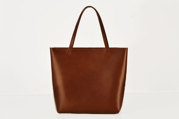 Shopping bag in chestnut, real leather