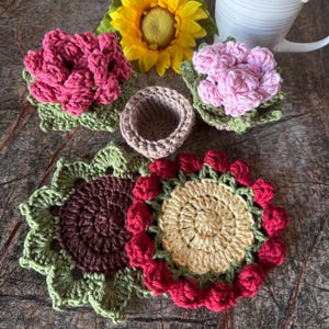Flower and Leaves Coaster Set of 2 in Pot, Crochet Flower Pot Coaster, Crochet Plant Coaster Set, Unique Gift, Crocheted Coasters