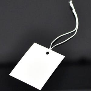 200 feste Etiketten, Karton,  4cmx3cm  , mit Fädelloch,