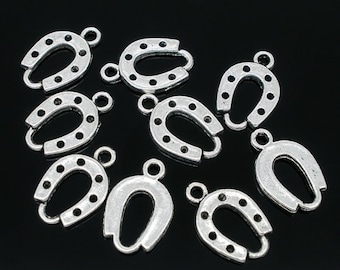 50 pendants horseshoe, lucky, silver