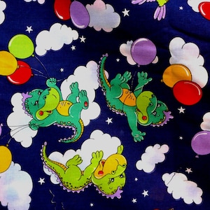 Cotton fabric 8 meters x 140 cm, with dragons, balloons, clouds ..decoration, curtains, pillows etc. homemade