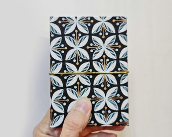 Mini accordion album for Instax Mini, 18 pages on each front with/without cuts for photos, black gold flowers Indian paper, handmade in Italy
