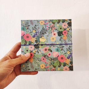 Álbum de scrapbooking para fotografías y recortes de organetto 13 x 13 cm, 32 o 48 páginas, cartón blanco o negro, encuadernado a mano, patrón de ramo