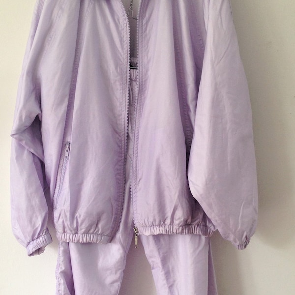 Beautiful vintage 80s 90s windbreaker Active-wear Lilac tracksuit S M // Lilac 80s tracksuit matching jacket and pants in perfect condition