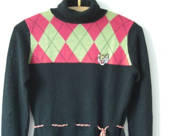 Knit Women Sweater //wool,acrylic // small size // vintage black Pullover with application