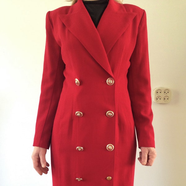 Beautiful Thérèse Baumaire 80s dress // Wool 80s red wrap dress from Thérèse Baumaire Paris // Double breasted blazer dress