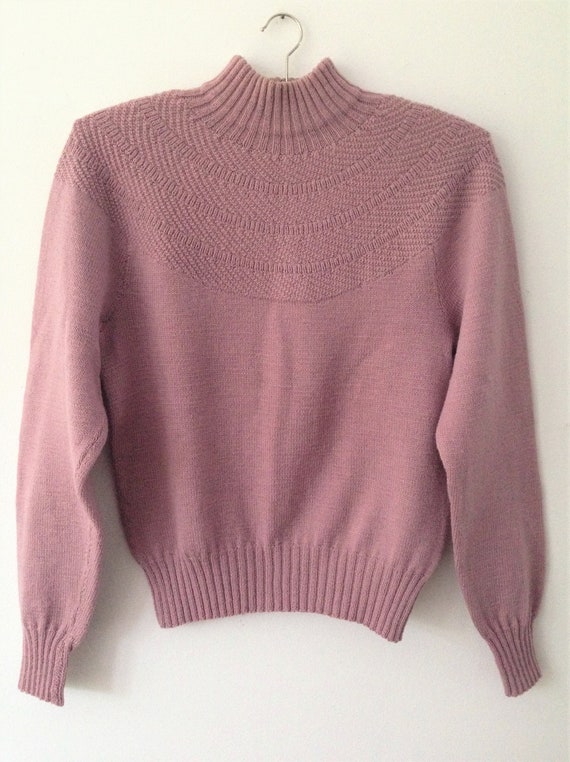 Vintage Handmade Antique pink sweater // Lovely pi