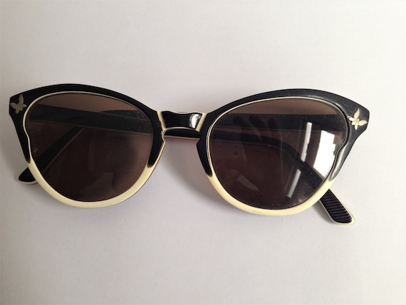 Vintage 50s / 60s cat eye sunglasses // Black and