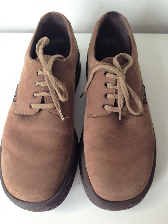Great Pair of Vintage Mephisto Shoes // 90s Brown Nubuck Creeper 