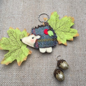 Llavero de erizo de Harris Tweed, llavero de erizo, colgante para bolso de erizo, accesorio de otoño, accesorio de naturaleza, regalo para el Día de la Madre, regalo escocés.